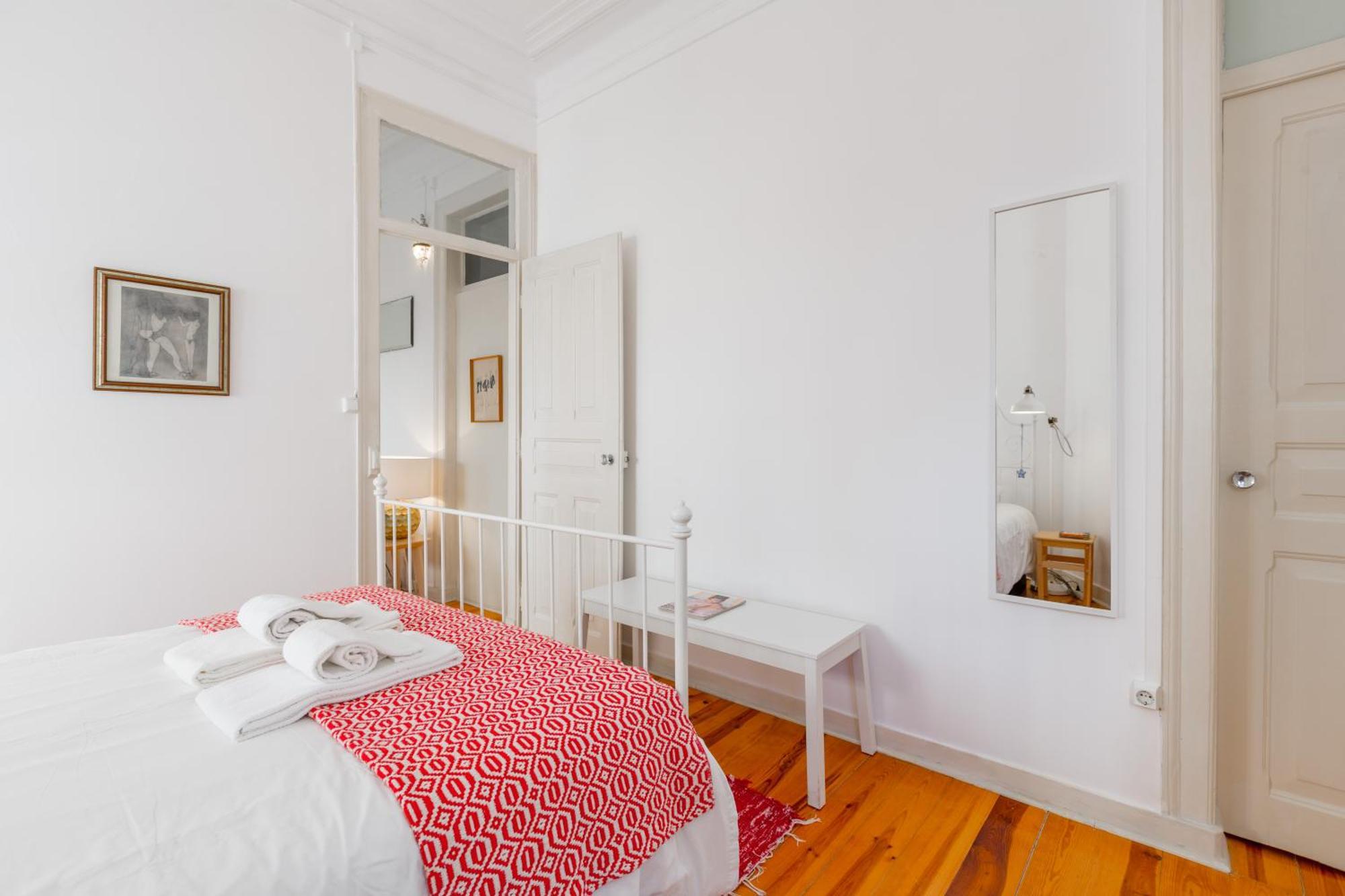 Spacious, Bright And Sunny Apartment, By Timecooler Lissabon Buitenkant foto