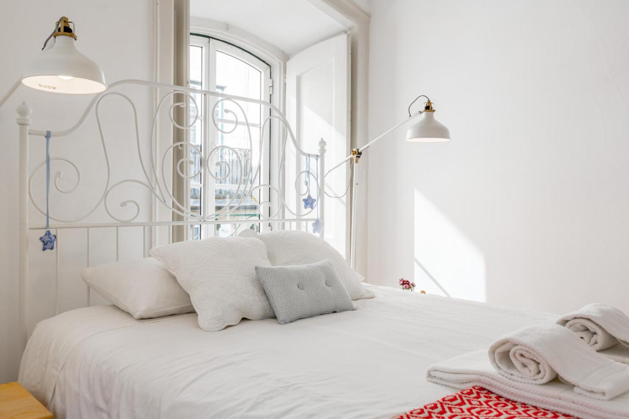 Spacious, Bright And Sunny Apartment, By Timecooler Lissabon Buitenkant foto