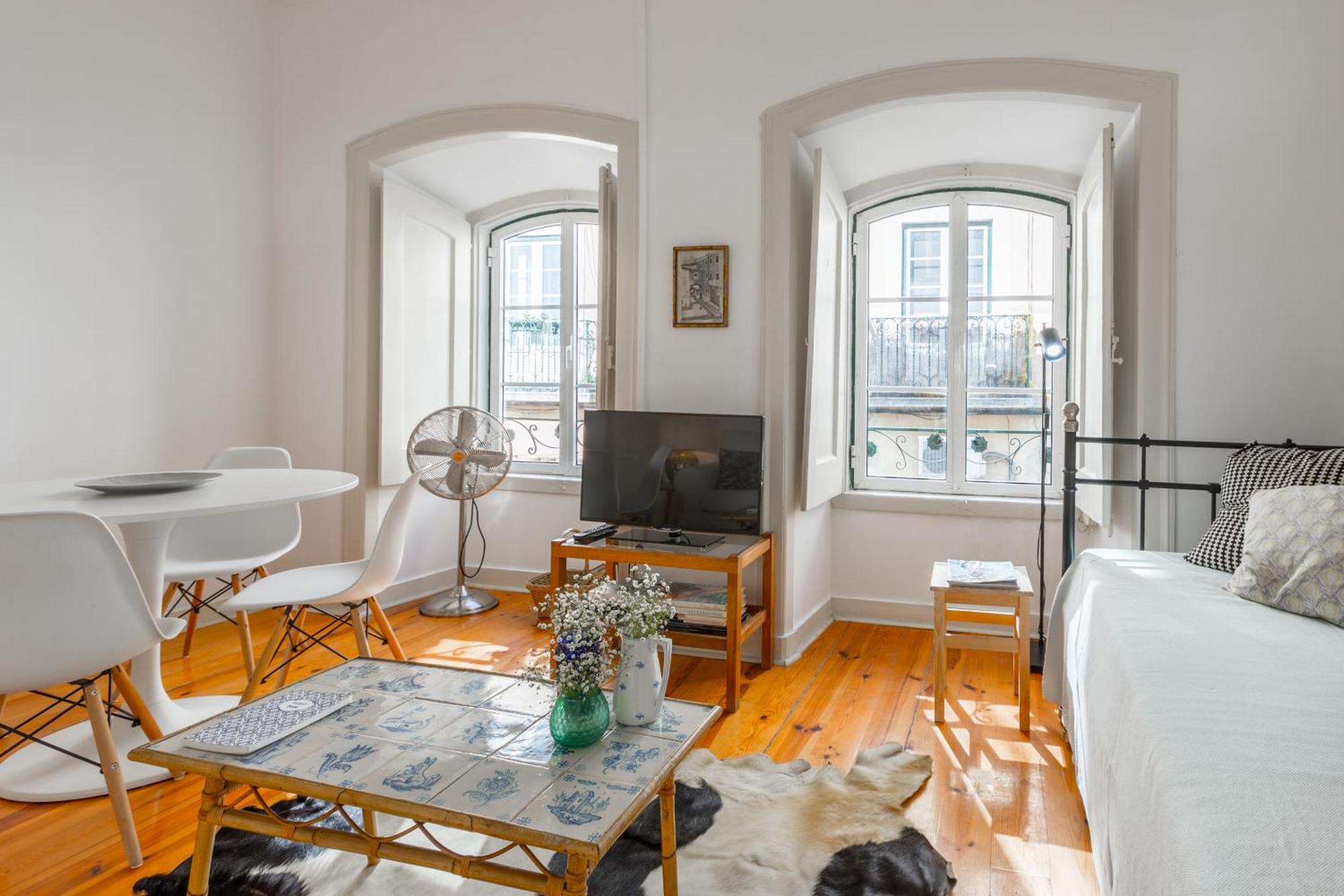 Spacious, Bright And Sunny Apartment, By Timecooler Lissabon Buitenkant foto